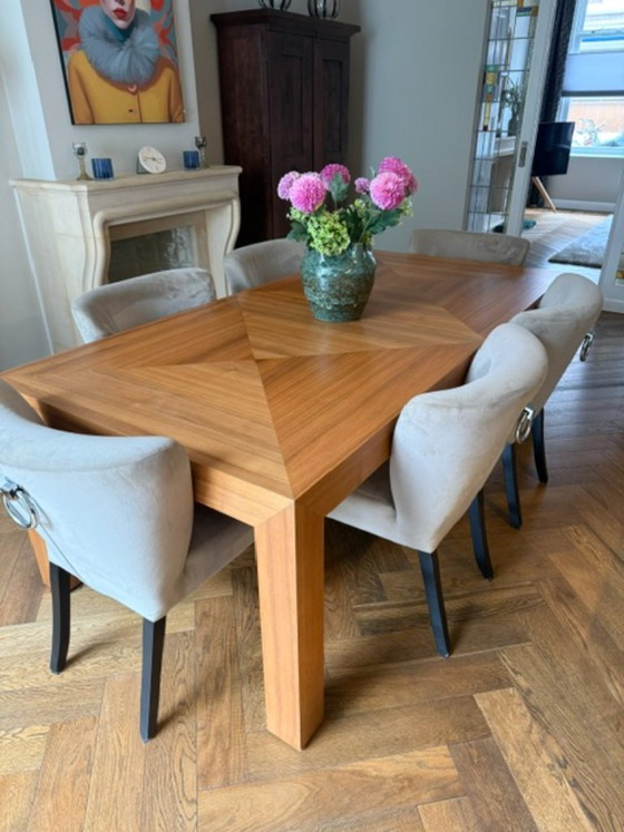 Massiver Holzesstisch, Maßanfertigung Vonder, mit 6 Luxusstühlen – Esszimmergarnitur, Metal, Velvet (photo 2 of 5)