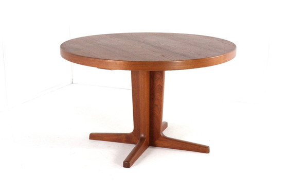 Image 1 of Round 2x extendable Danish design dining table vintage