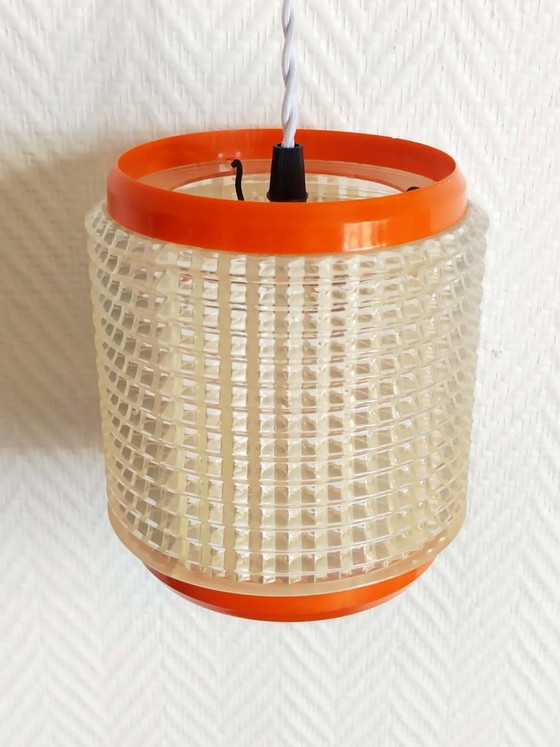 Space Age Orange Pendant Lamp 1970 – Plastic, Vintage (photo 8 of 11)