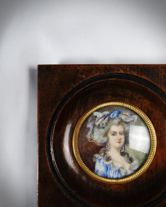 Image 1 of Retrato en miniatura pintado a mano de la duquesa de Coutances por Labille-Guiard Siglo XIX