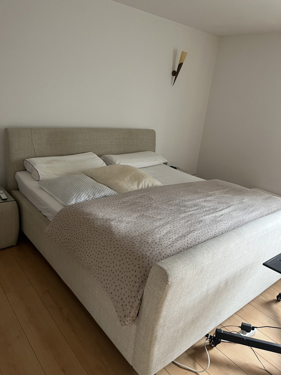 Image 1 of Bett komplett mit zwei Nachttischen