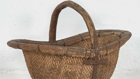 Antiker Weidenkorb mit Massivholzgriff (ca. 1900) #4 – Dekorative Objekte, Wood (photo 3 of 9)
