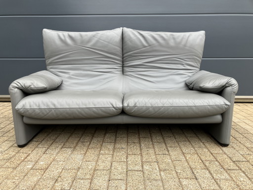 Cassina Maralunga 2,5zit in het originele grijze Pelle leder, ZGAN!