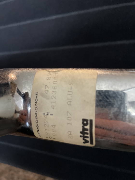 Image 1 of Sedia Eames EA107 Vitra "Hopsak/Velvet" - Vintage anni '80