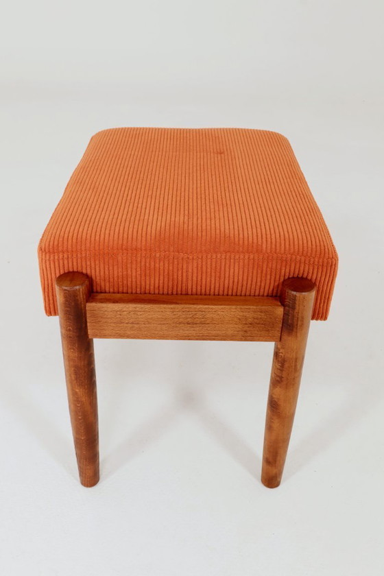 Image 1 of Ensemble vintage fauteuil et pouf en velours côtelé orange, Henryk Lis, 1960, Pologne