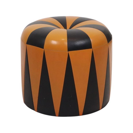Runder Vintage-Pouf aus orange-schwarzem Kunstleder