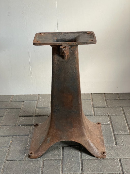 Base per colonna antica in ghisa "z10" - Restaurata in stile industriale