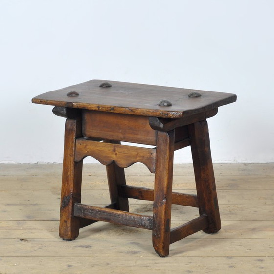 Image 1 of Small oak Spanish table, circa 1840