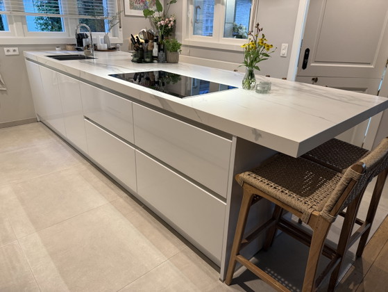 Kitchen Island – Sideboard, Wood (photo 2 of 8)