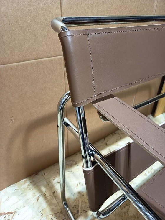 Image 1 of Poltrone Knoll Wassily B3 2 nuove/usate in pelle color noce di Marcel Breuer € 4.400