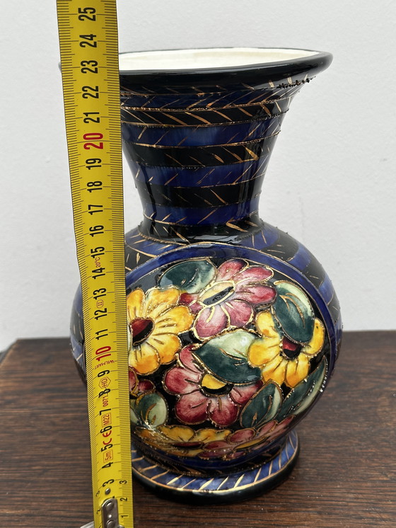 Image 1 of Kleine vaas boule signé Vallauris decor fleuri et ciselé rehaussé of H 22 cm