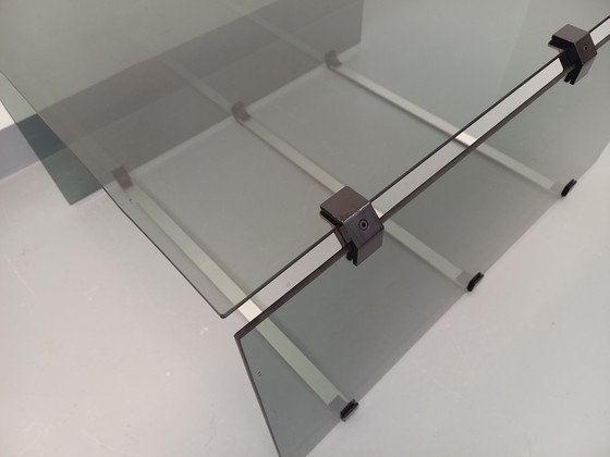 Image 1 of Vintage salontafel van gerookt glas, zwart metaal en gegoten aluminium uit de jaren 70