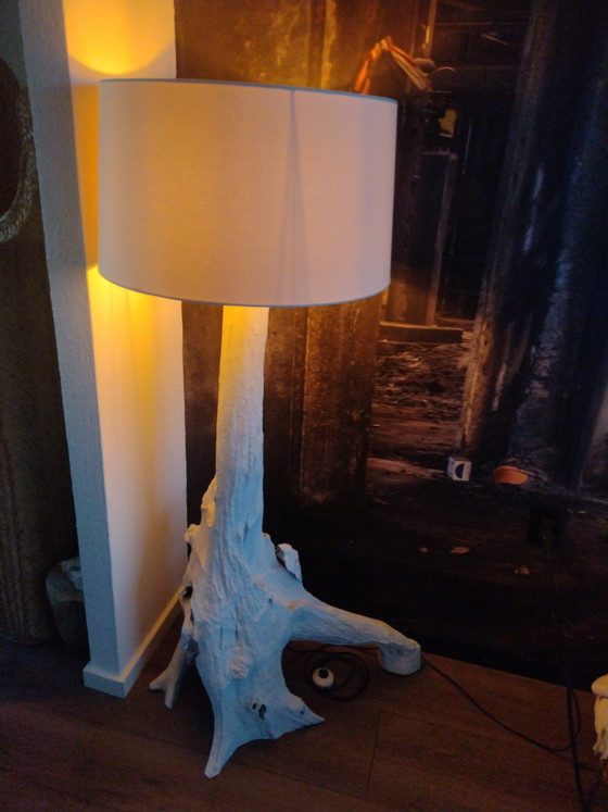 Image 1 of Lichtgevende kerstboom met uniek design, direct te koop. Geen tweede exemplaar van deze kerstboom beschikbaar.