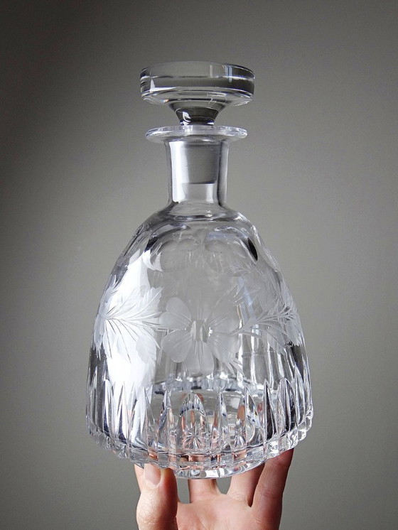 Image 1 of Antique cut and chiseled crystal decanter with floral decoration, Bohemia, 19th-20th century