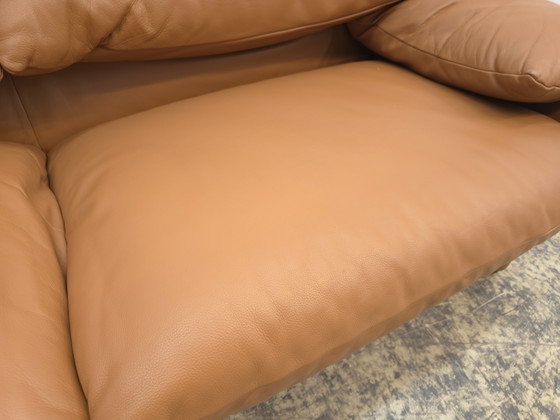 Image 1 of Canapé Cassina Maralunga avec pouf, canapé en cuir, pouf en cuir, cognac