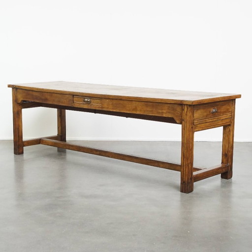 Grande et lourde table de salle à manger ancienne en chêne français avec 3 tiroirs pratiques