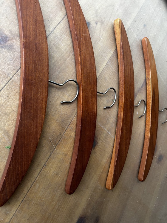 Image 1 of Wandgarderobe mit Kleiderbügeln, Holz, Vintage, 70er, skandinavisch