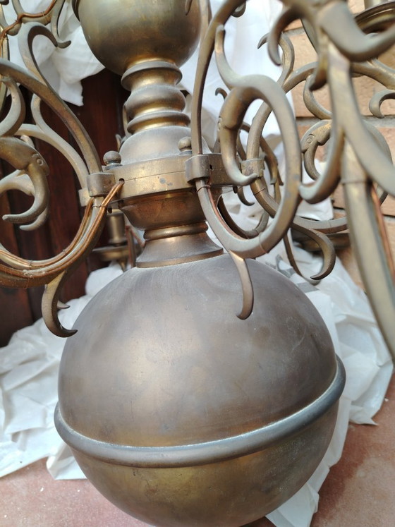 Image 1 of Lampadario imponente in ottone massiccio fuso, stile barocco fiammingo-olandese, a 18 luci – 30 kg