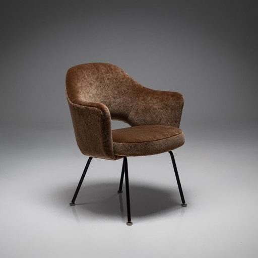 Esszimmerstuhl Modell 71 in Dunkelbraun von Eero Saarinen für Knoll