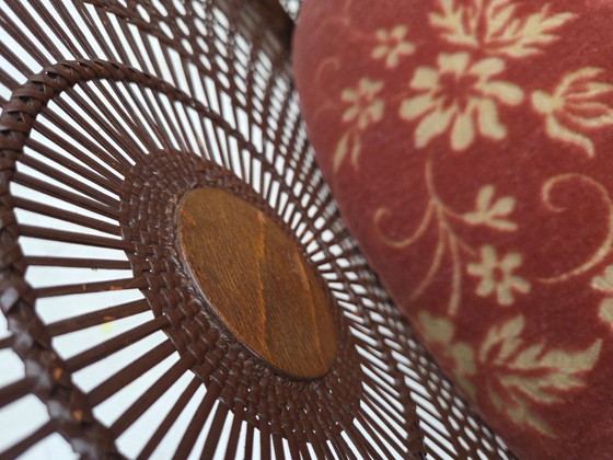 Image 1 of Poltrona danese, anni '50, velluto rosa salmone, rete metallica.