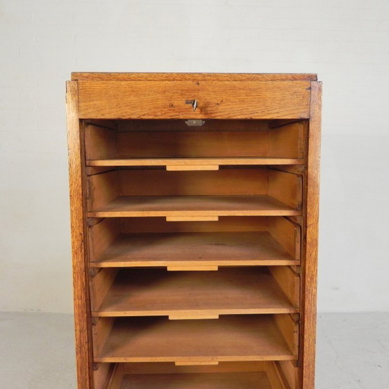 Image 1 of Eiken rolluikkast met 1 luik, 116 cm hoog, jaren 30