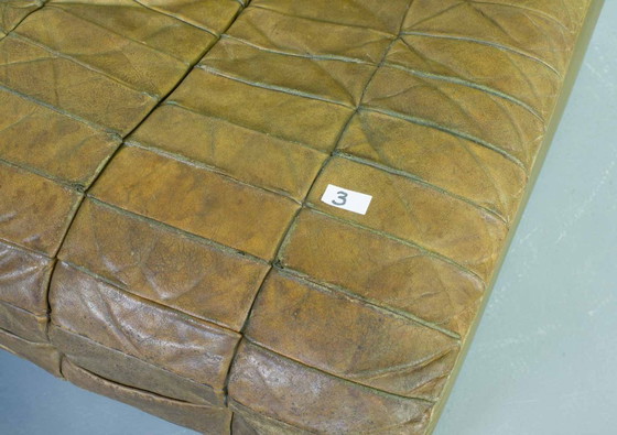Image 1 of Sofá modular De Sede DS11 de cuero con parches verde oliva, diseño de mediados de siglo, 6 elementos. Suiza, años 70.