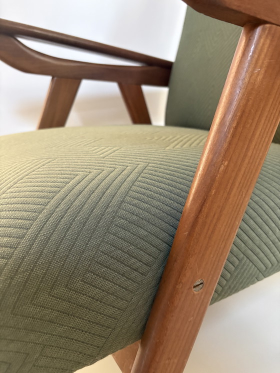 Image 1 of Poltrona vintage in teak rivisitata con il nuovo rivestimento Kvadrat Febrik