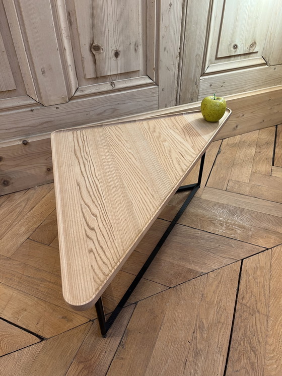 Image 1 of Tavolino modello "TOREI" Editore: Cassina