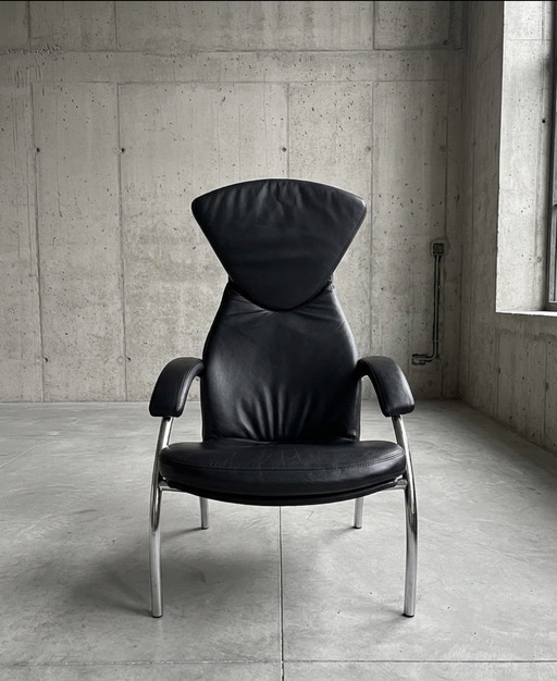 Vintage Design Fauteuil – Postmodern "Wingback" in Zwart Leer