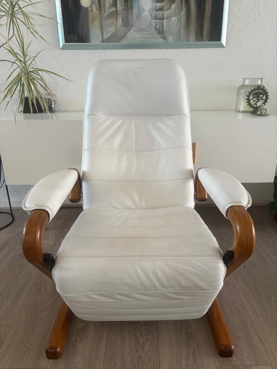 Image 1 of Vintage "Dream Seat AP" Relax Fauteuil – Wit/Crème Leer & Hout
