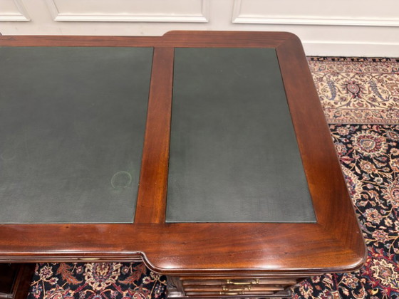 Klassischer englischer Partnerschreibtisch – Leather, Wood (photo 18 of 19)