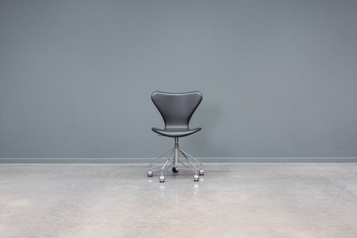 Chaise de bureau Série 7