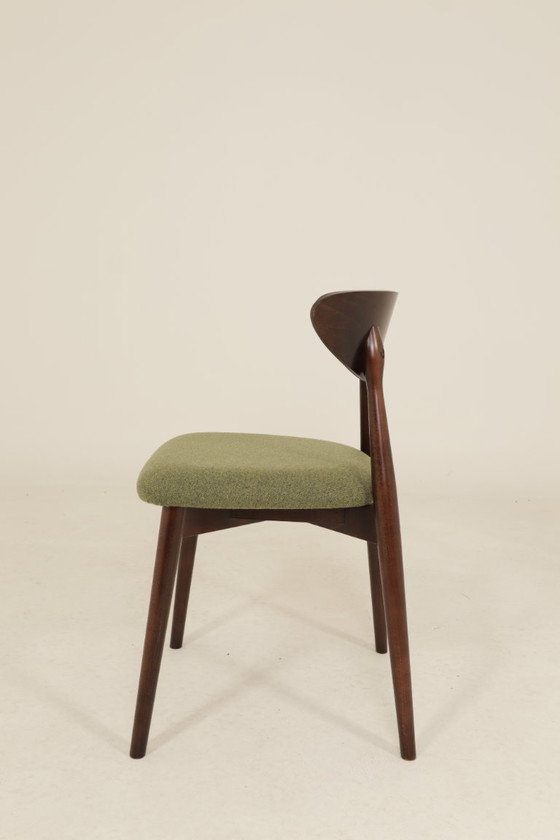 Image 1 of Set moderno di 6 sedie da pranzo, in tessuto verde avocado e legno di faggio noce scuro.