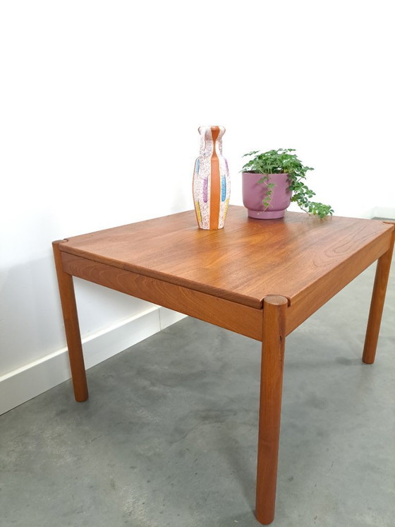 Image 1 of Mesa de centro danesa cuadrada de teca Magnus Olesen con patas redondas, n.º 2