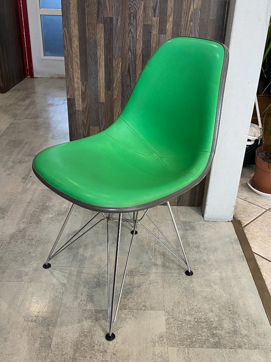 Image 1 of Sedia in fibra di vetro, rivestimento in vinile, stile DSR Eiffel, verde/greige, vintage Eames/Herman Miller, anni '50/'60/'70