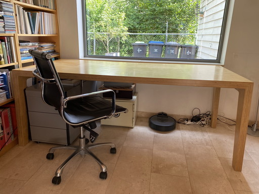 Sturdy table