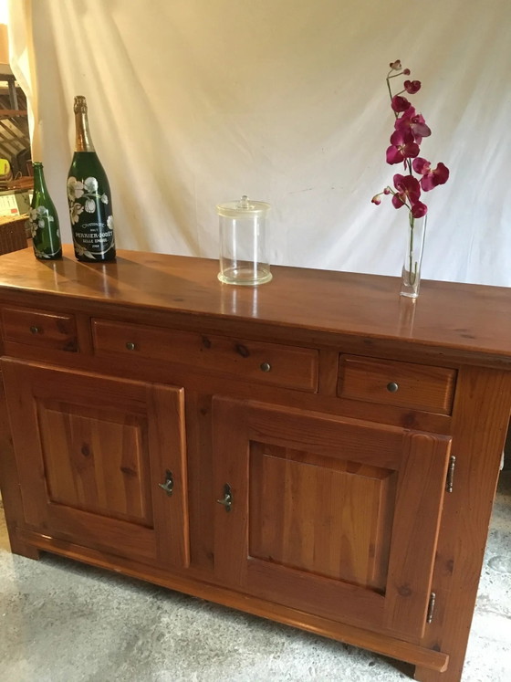 Lärchenholz-Sideboard – Aufbewahrungsschrank (photo 17 of 17)