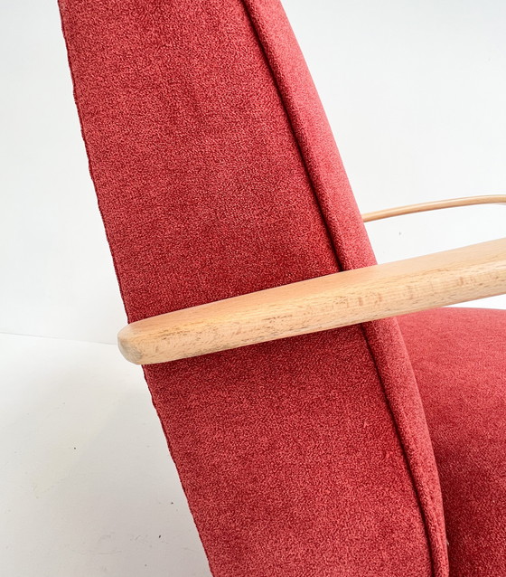 Image 1 of Fauteuil Jindrich Halabala remis à neuf, années 1950