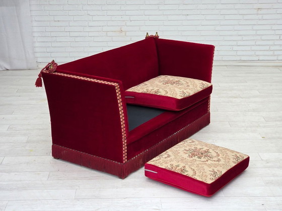 Image 1 of Divano danese "spagnolo" degli anni '70, rivestimento in velluto, gambe in legno di frassino.