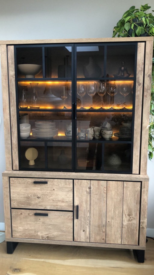 For sale: new Hendes and Hazel display cabinet