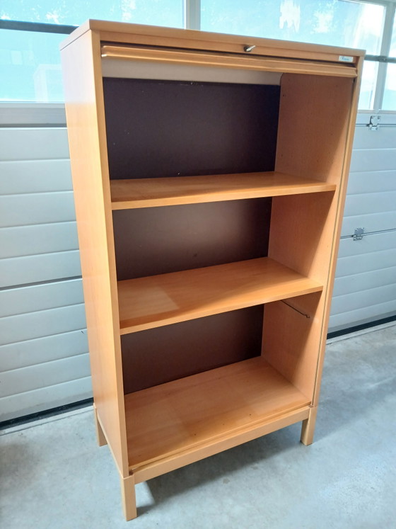 Armadio a serrandina vintage Kinnarps – Armadi contenitori, Legno (photo 2 of 9)