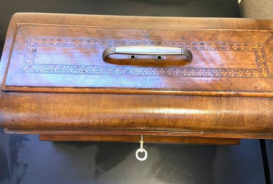 Image 1 of Antieke kleine houten doos met marqueterie, nieuwe woondecoratie, kunstzinnig ontwerp