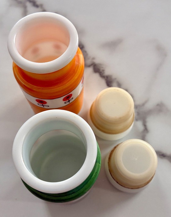 Image 1 of Set di 2 barattoli per spezie vintage in opalino