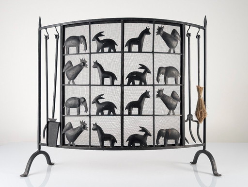 Parascintille in ferro battuto realizzato da Atelier Marolles, Francia, anni '50.