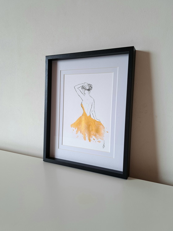 Image 1 of Aquarellillustration einer goldenen Frau | Mit Rahmen