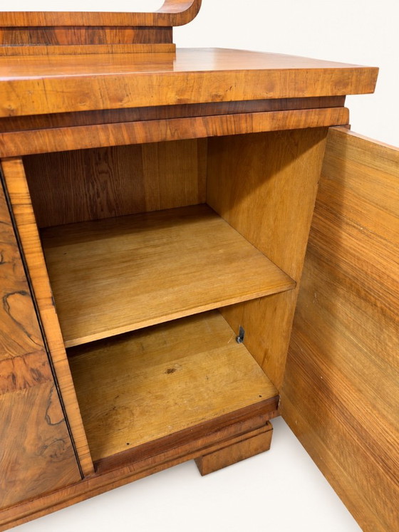 Credenze in legno con motivo a venatura geometrica, Marrone, Art Deco (foto 7 di 15)