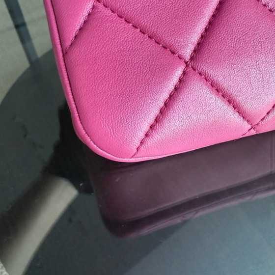 Image 1 of Borsa Chanel Trendy CC piccola - Pelle di agnello trapuntata rosa acceso con finiture dorate, serie 26