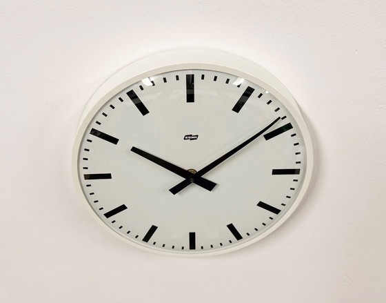 Image 1 of Orologio da parete vintage in bachelite bianca di ESMI, anni '80