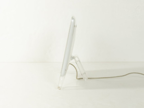 Image 1 of Power Mac G4 Cube et écran Studio 17 pouces, Apple, années 2000, vintage