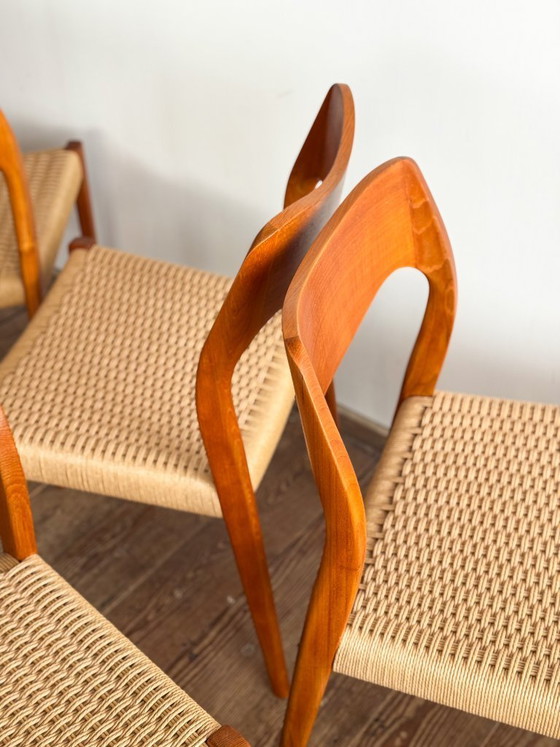 Image 1 of Set van 10 teakhouten eetkamerstoelen van Niels O. Møller voor J.L. Moller, model 71